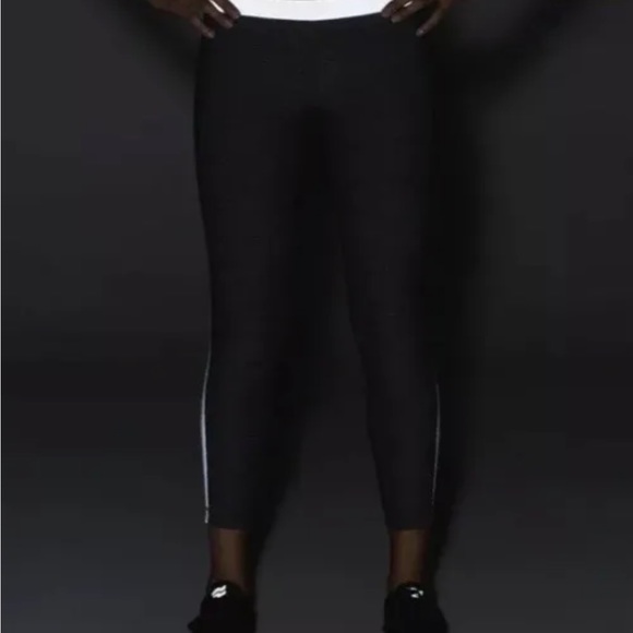 LULULEMON ATHLETICA Heathered Black LIGHT SPEED TIGHT/ Pants size 4 SMALL - Picture 6 of 11